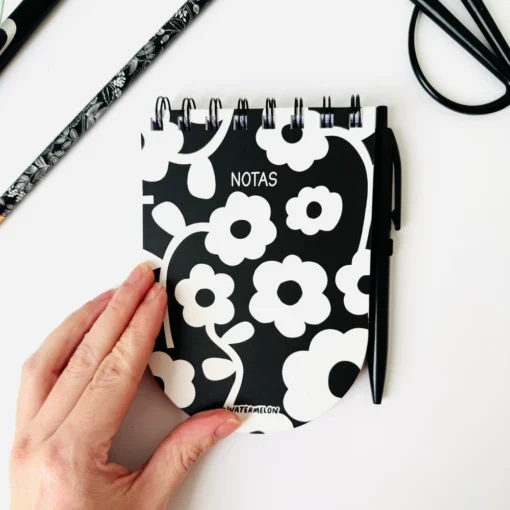 Block Redondo con Lapicera - Noir Bloom