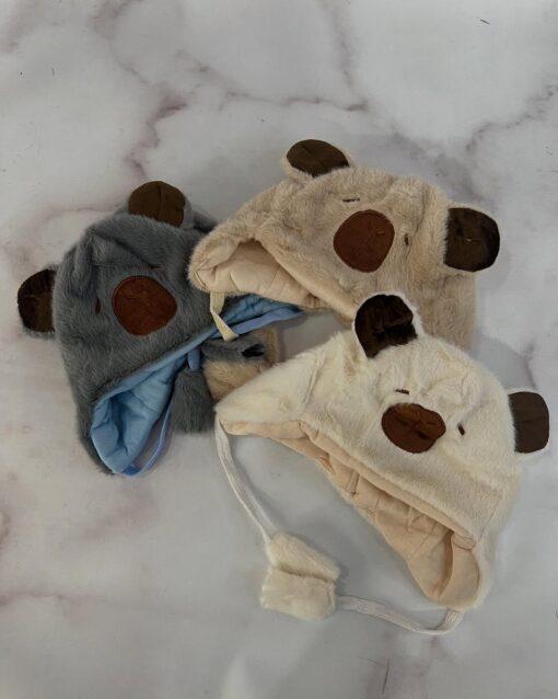 Gorro Capybara con Pompones