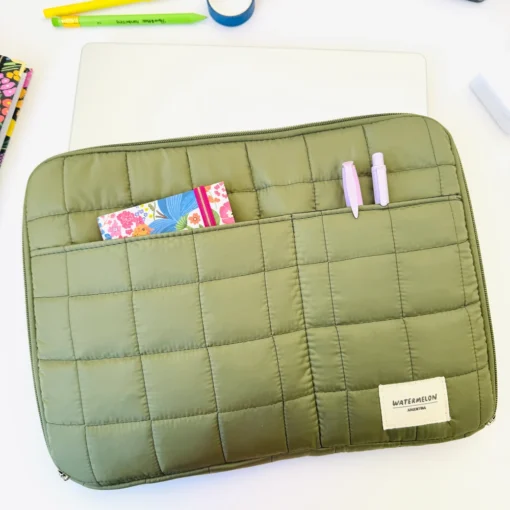 Funda Notebook Bolsillos CH - Verde