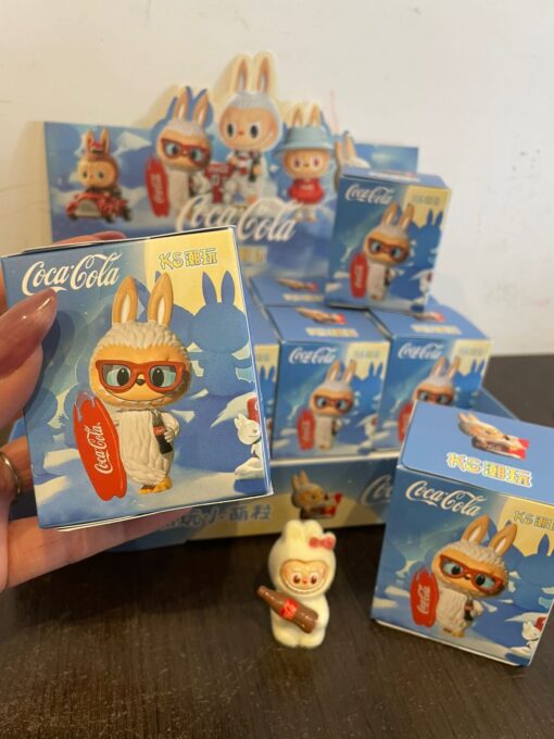 Mini Labubu Sorpresa -  Coca Cola - Imagen 5
