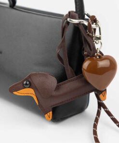 Alternative view of LLavero Charm Perrito Salchicha + Corazon