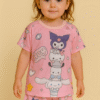 Nina sonriente con pijama de Sanrio
