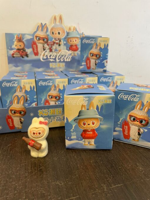 Mini Labubu Sorpresa -  Coca Cola - Imagen 4