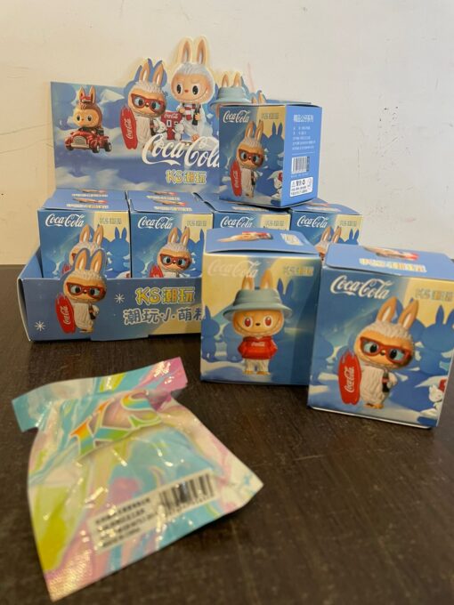 Mini Labubu Sorpresa -  Coca Cola - Imagen 2