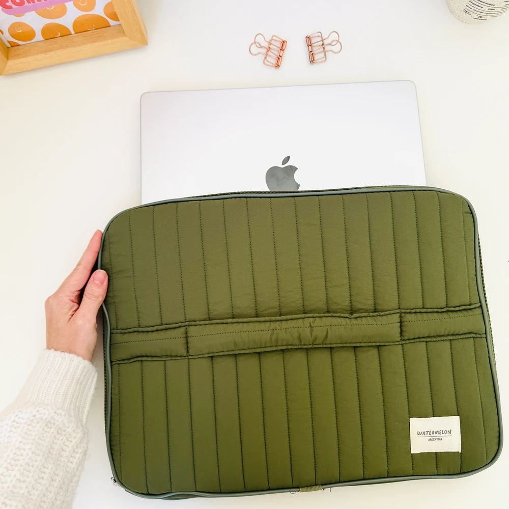 Funda Chica Notebook Manija - Verde Baston