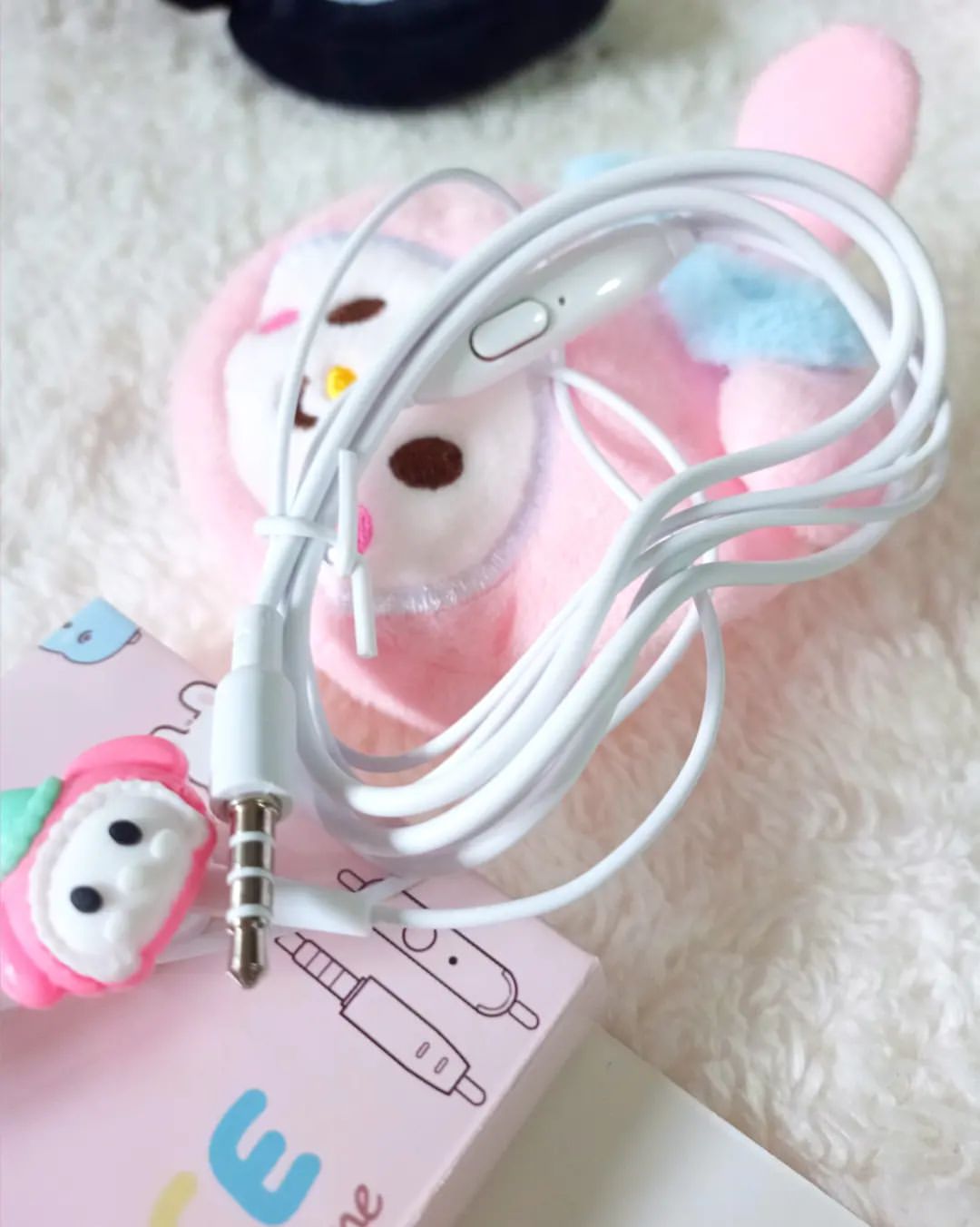 Auricular + Estuche - Kawaii - Imagen 3