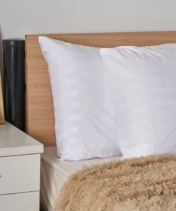 Alternative view of Funda de almohada Rayada brillante