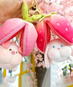 Alternative view of Llavero Frutilla Con Animalitos