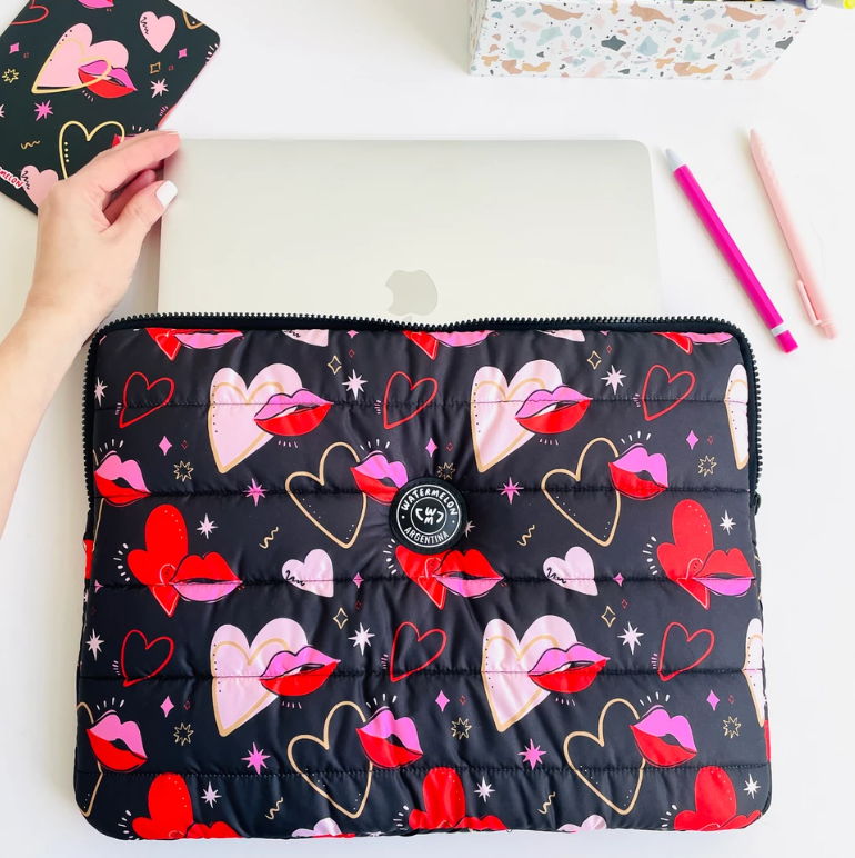 Funda Notebook - Beso Corazon