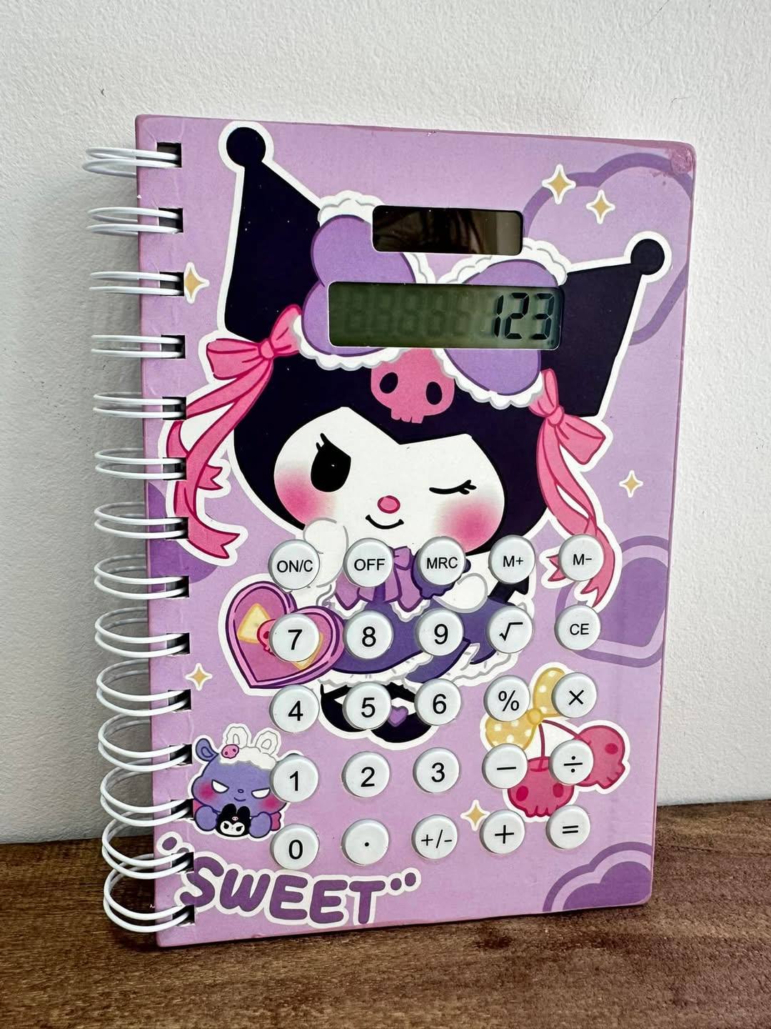 Cuaderno Anillado + Calculadora Kuromi