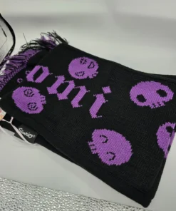 Alternative view of Bufanda Kuromi