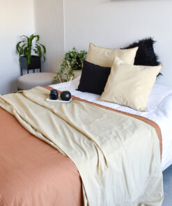 Pie de Cama Beige Tusor