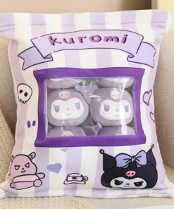 Almohadon Kuromi con Mini Peluches