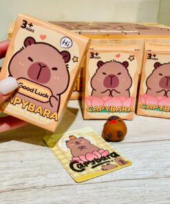 Mini Caja sorpresa Capybara (Muñeco + Carta)