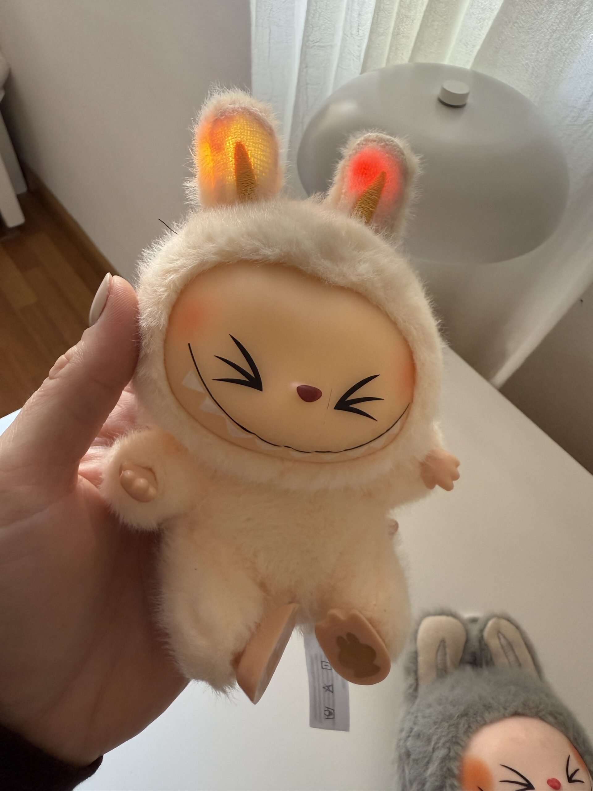 Labubu Sorpresa CON LUZ y SONIDO!!! Leer descripcion y ver video! - Imagen 2