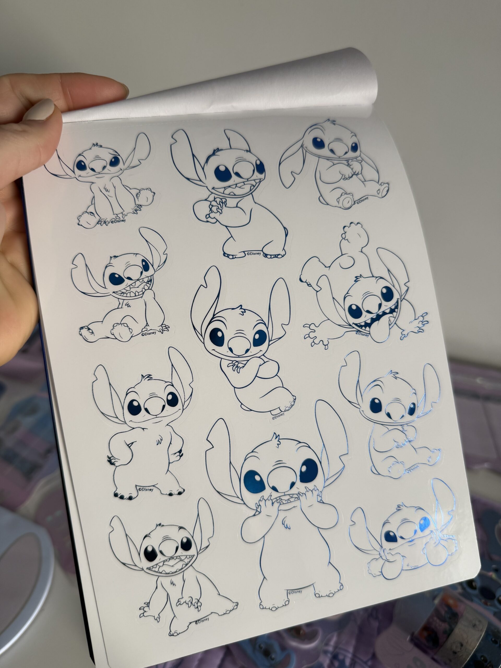 Libro de Stickers Stitch - Mooving - Imagen 9