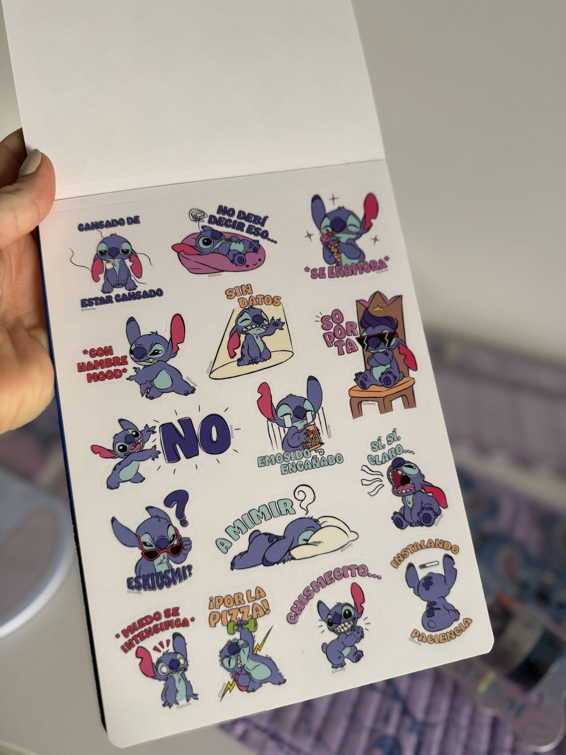 Libro de Stickers Stitch - Mooving - Imagen 6