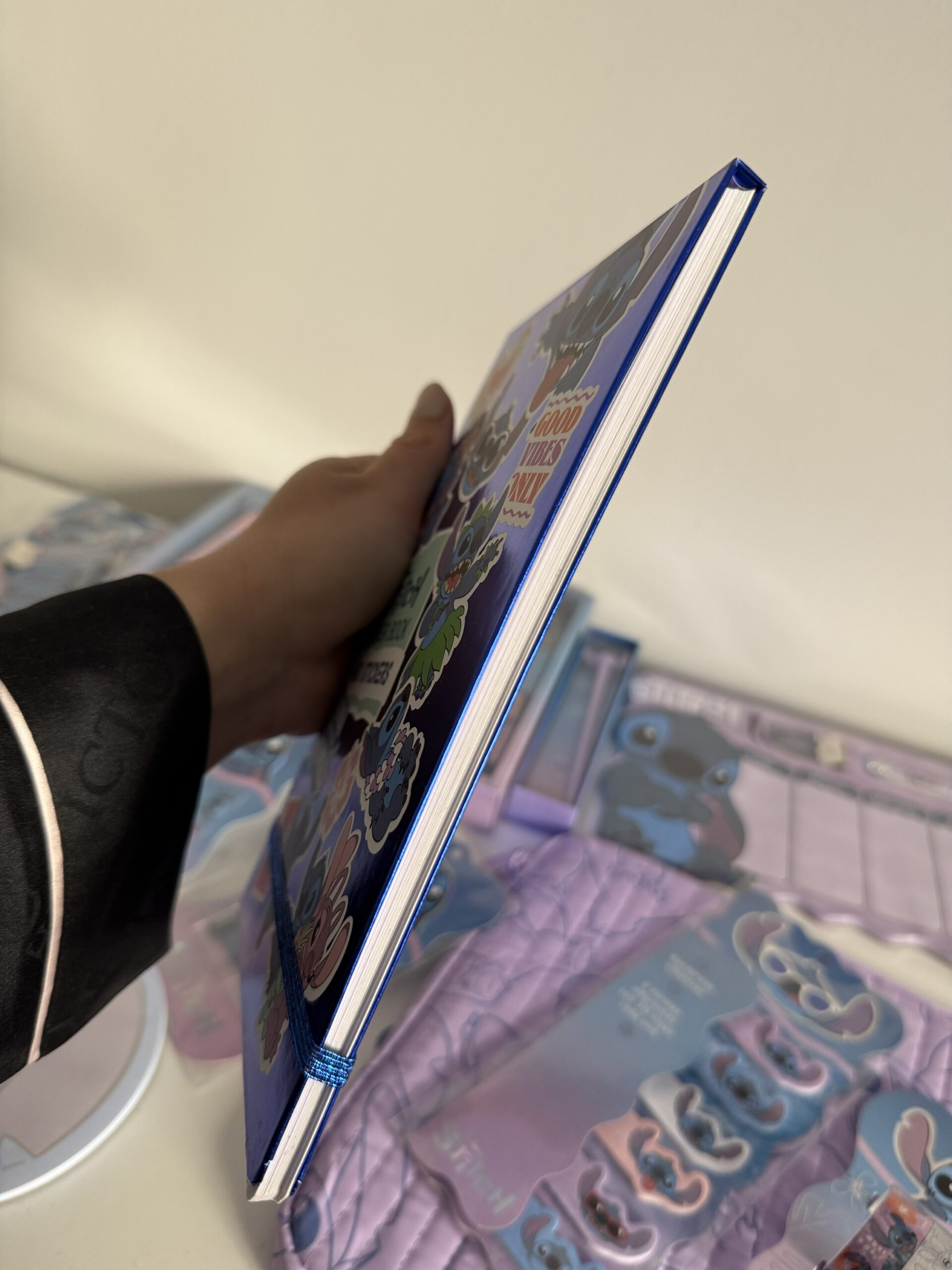 Libro de Stickers Stitch - Mooving - Imagen 2