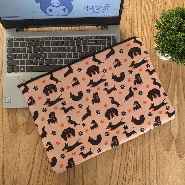 Porta Notebook - Perro Salchicha