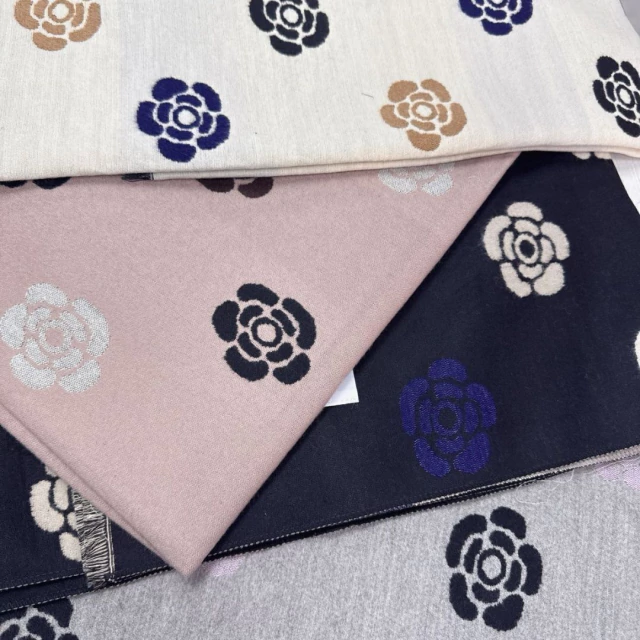 Ruana Bordada - Florcitas - Imagen 3