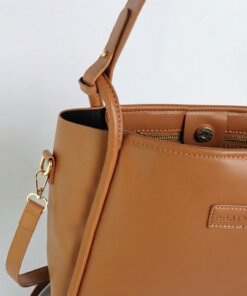 Alternative view of Cartera Doble Correa